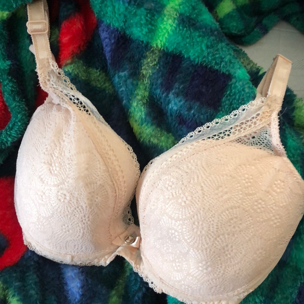 Chantelle Bra (32DDD)